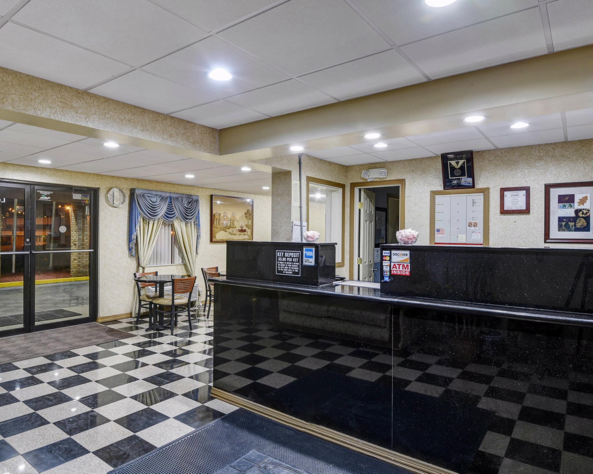 מורגנטאון Econo Lodge מראה חיצוני תמונה